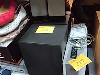 Lot 304 - boxen philips 2 stuks + afstandsbediening - afbeelding 2 van  3