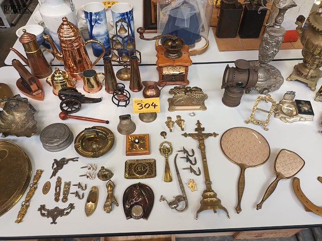 Lot 304 - decoratie in koper. 55 stuks - afbeelding 1 van  9