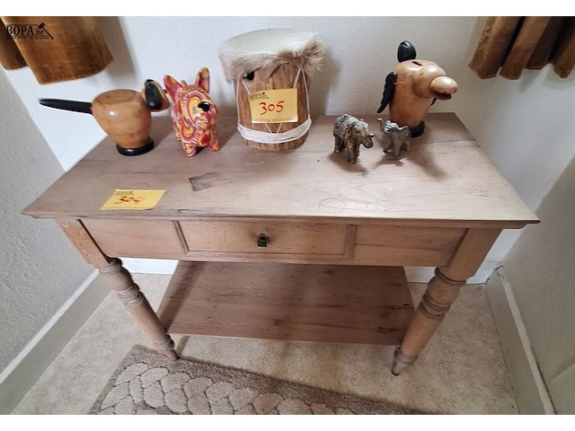 Lot 304 - houten wandtafeltje - afbeelding 1 van  1