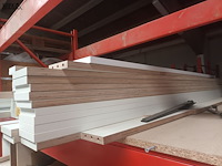 Lot 304 - planken in witte melamine - afbeelding 4 van  4
