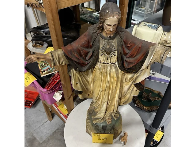 Lot 304 - prestus beeld in kalk - afbeelding 1 van  4