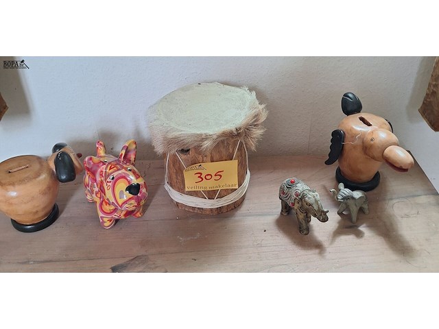 Lot 305 - decoratie. 6 stuks - afbeelding 1 van  1