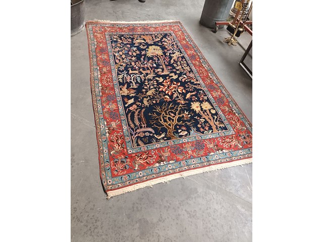 Lot 305 - handgeknoopt perzisch tapijt - afbeelding 1 van  6
