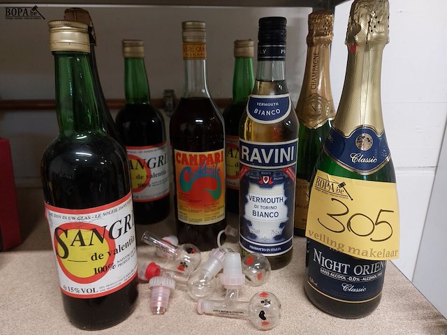 Lot 305 - lot aperitieven, en doseerders - afbeelding 1 van  2