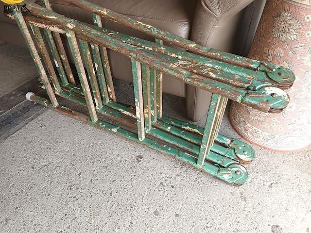 Lot 305 - metalen vouwladder - afbeelding 2 van  3