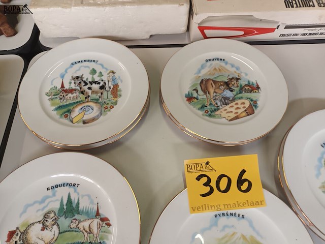 Lot 306 - kaasborden limoges france. 12 stuks - afbeelding 5 van  6