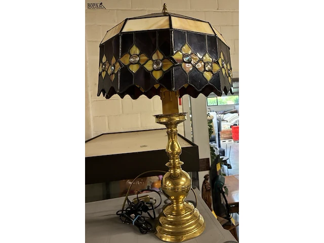 Lot 306 - retro tafellamp tiffanystijl - afbeelding 1 van  3