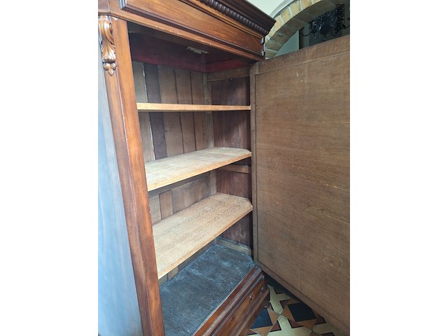 Lot 307 - antieke kast met spiegeldeur - afbeelding 2 van  2