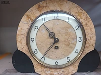 Lot 307 - art deco schouwklok met hert - afbeelding 3 van  3