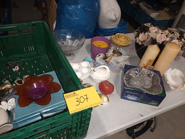 Lot 307 - decoratie. 26 stuks - afbeelding 1 van  5