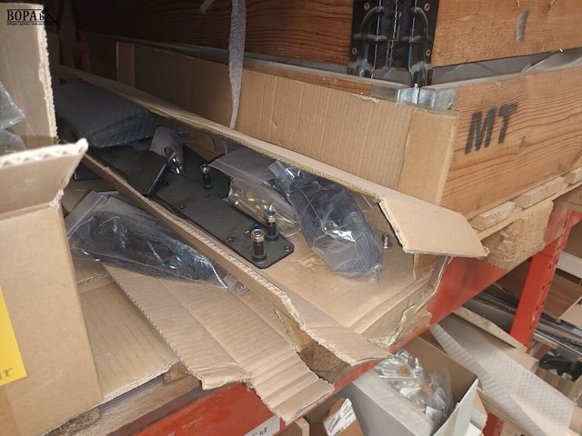Lot 308 - palletranden en onderdelen - afbeelding 4 van  5
