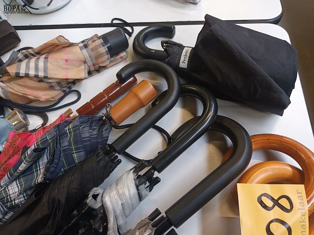 Lot 308 - paraplu’s. 13 stuks - afbeelding 4 van  4