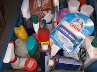 Lot 308 - poetsmateriaal en producten - afbeelding 3 van  3