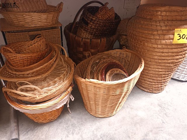 Lot 308 - rieten mandjes. 33 stuks - afbeelding 1 van  5