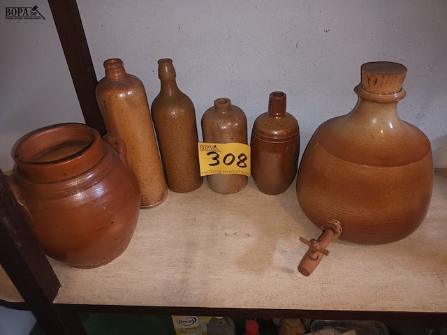 Lot 308 - stenen flessen. 6 stuks - afbeelding 1 van  4