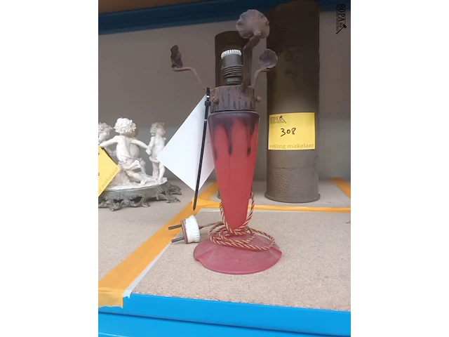 Lot 309 - art nouveau lamp - afbeelding 1 van  2