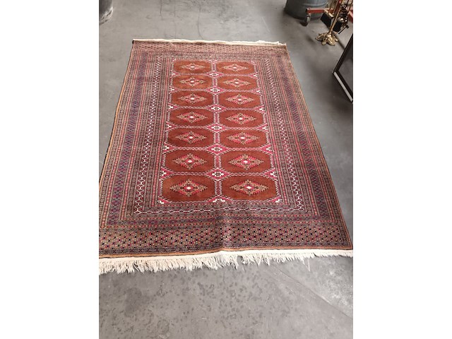 Lot 309 - handgeknoopt perzisch tapijt - afbeelding 1 van  5