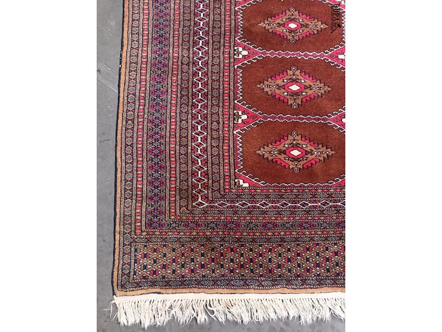 Lot 309 - handgeknoopt perzisch tapijt - afbeelding 2 van  5