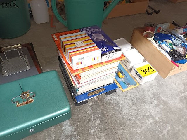 Lot 309 - kantoormateriaal - afbeelding 1 van  4