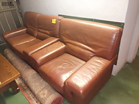 Lot 309 - salon in leder - afbeelding 1 van  4
