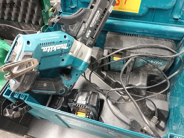 Lot 31 - accu bandschroefmachine makita - afbeelding 5 van  5