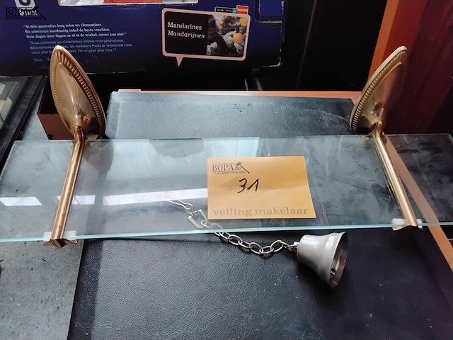 Lot 31 - art-deco badkamerrek - afbeelding 1 van  1