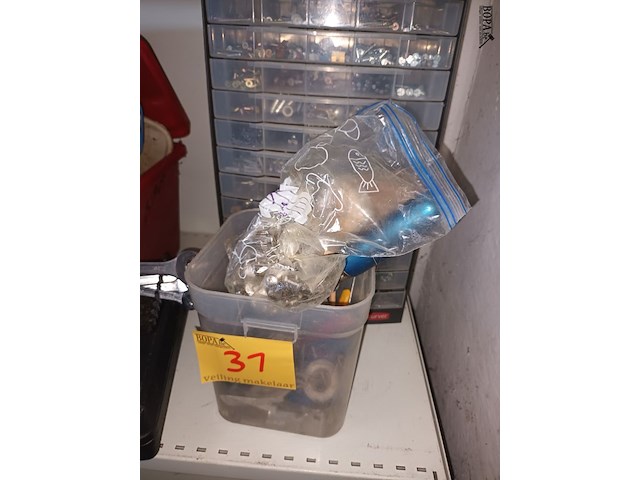 Lot 31 - groot lot werkmateriaal - afbeelding 7 van  7