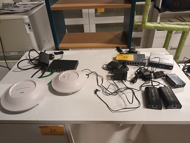 Lot 31 - internet accessoires. 7 stuks - afbeelding 1 van  5