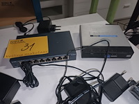 Lot 31 - internet accessoires. 7 stuks - afbeelding 4 van  5
