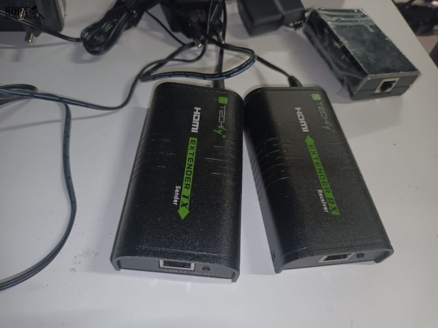 Lot 31 - internet accessoires. 7 stuks - afbeelding 5 van  5
