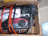 Lot 31 - isolatie weerstandmeter kyoritsu - afbeelding 2 van  3