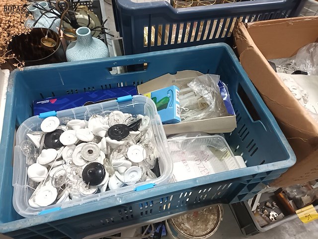 Lot 31 - kledij beveiliging - afbeelding 4 van  6