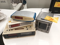 Lot 31 - klokradio's - 4 stuks - afbeelding 1 van  4