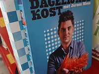 Lot 31 - kookboeken, piet, jeroen, jamie en peter ong. 8 stuks - afbeelding 2 van  5