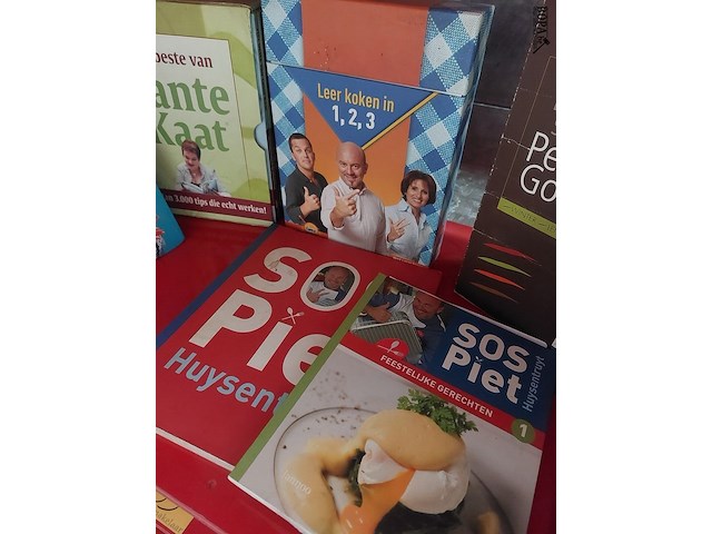 Lot 31 - kookboeken, piet, jeroen, jamie en peter ong. 8 stuks - afbeelding 4 van  5