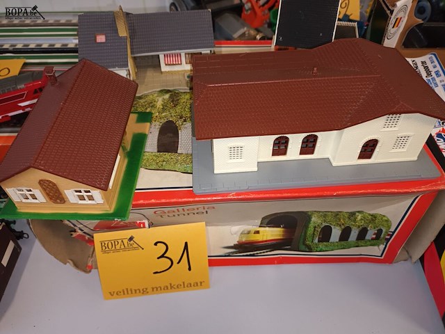 Lot 31 - lima galleria tunnel en huisjes - afbeelding 1 van  4