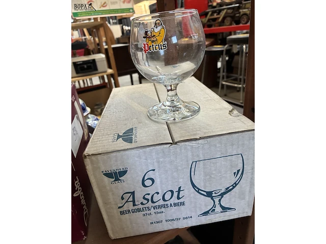 Lot 31 - lot bierglazen en portoglazen - afbeelding 4 van  8