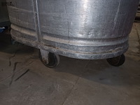 Lot 31 - metalen waskar. 2 stuks - afbeelding 2 van  3