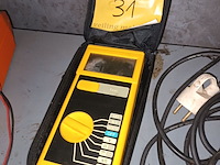 Lot 31 - multimeter megger - afbeelding 1 van  3