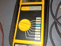 Lot 31 - multimeter megger - afbeelding 2 van  3