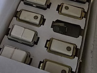 Lot 31 - niko schakelaars,afdekplaatjes…. - afbeelding 3 van  5