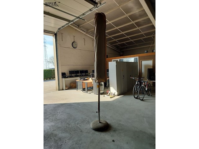 Lot 31 - terrasparasol - afbeelding 3 van  3