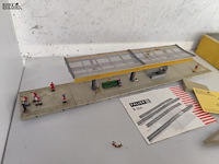 Lot 31 - treinplatformpakket faller - afbeelding 2 van  8