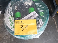 Lot 31 - tuinslang met sproeier - afbeelding 1 van  3