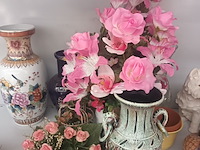Lot 31 - vazen en bloempotten. 8 stuks - afbeelding 1 van  6