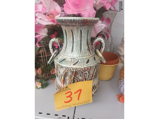 Lot 31 - vazen en bloempotten. 8 stuks - afbeelding 5 van  6