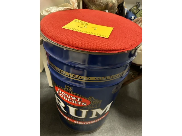 Lot 31 - vintage douwe egberts drum shag blik - afbeelding 1 van  3