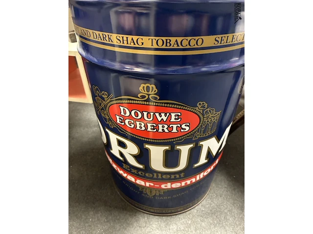 Lot 31 - vintage douwe egberts drum shag blik - afbeelding 2 van  3