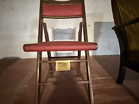 Lot 31 - vintage klapstoel rode skai zitting - afbeelding 1 van  3