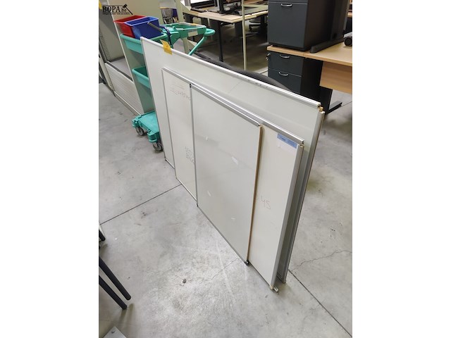 Lot 31 - white boards - 3 stuks - afbeelding 1 van  2